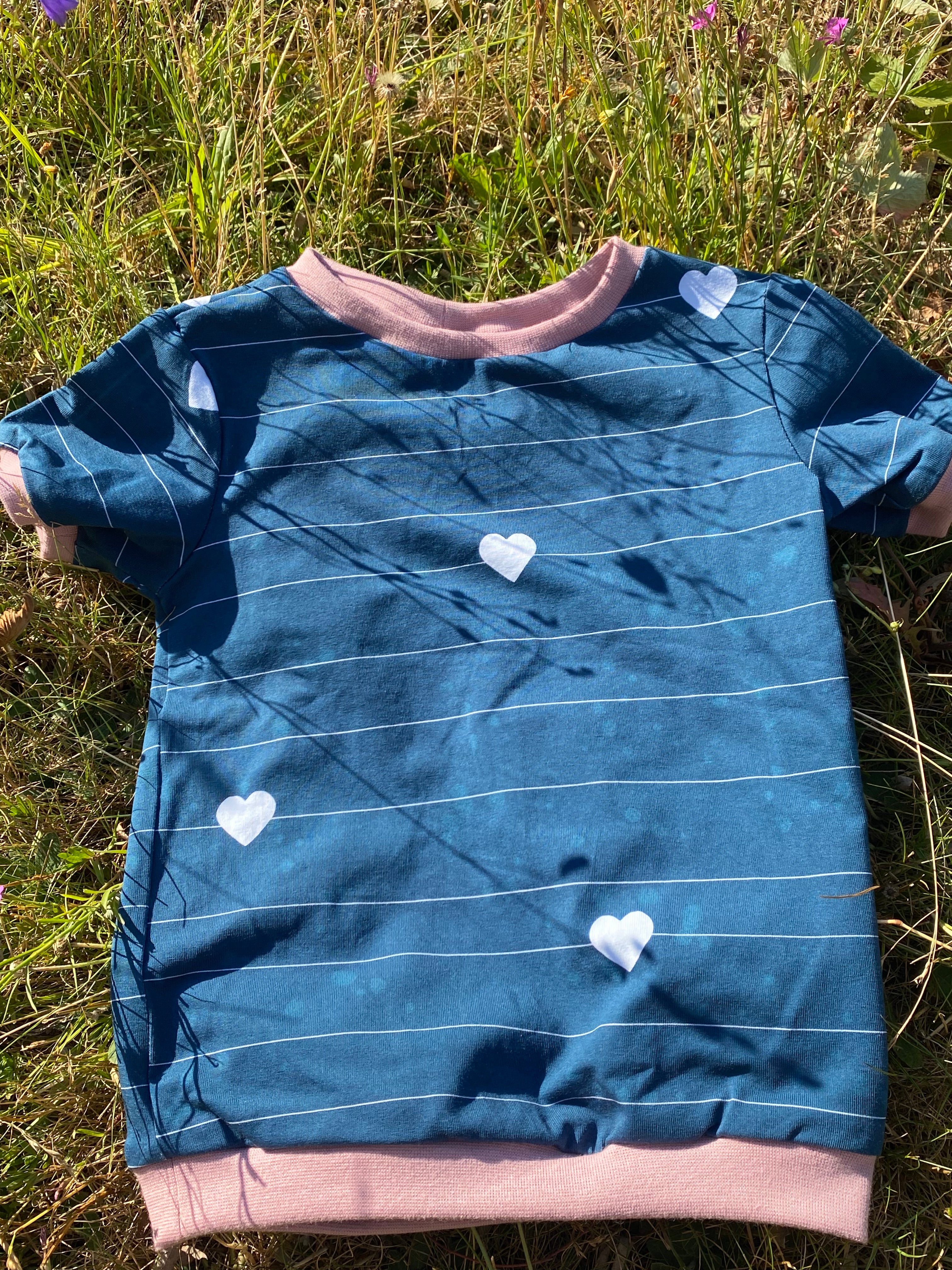 T-shirt Hjärtan – stl. 92