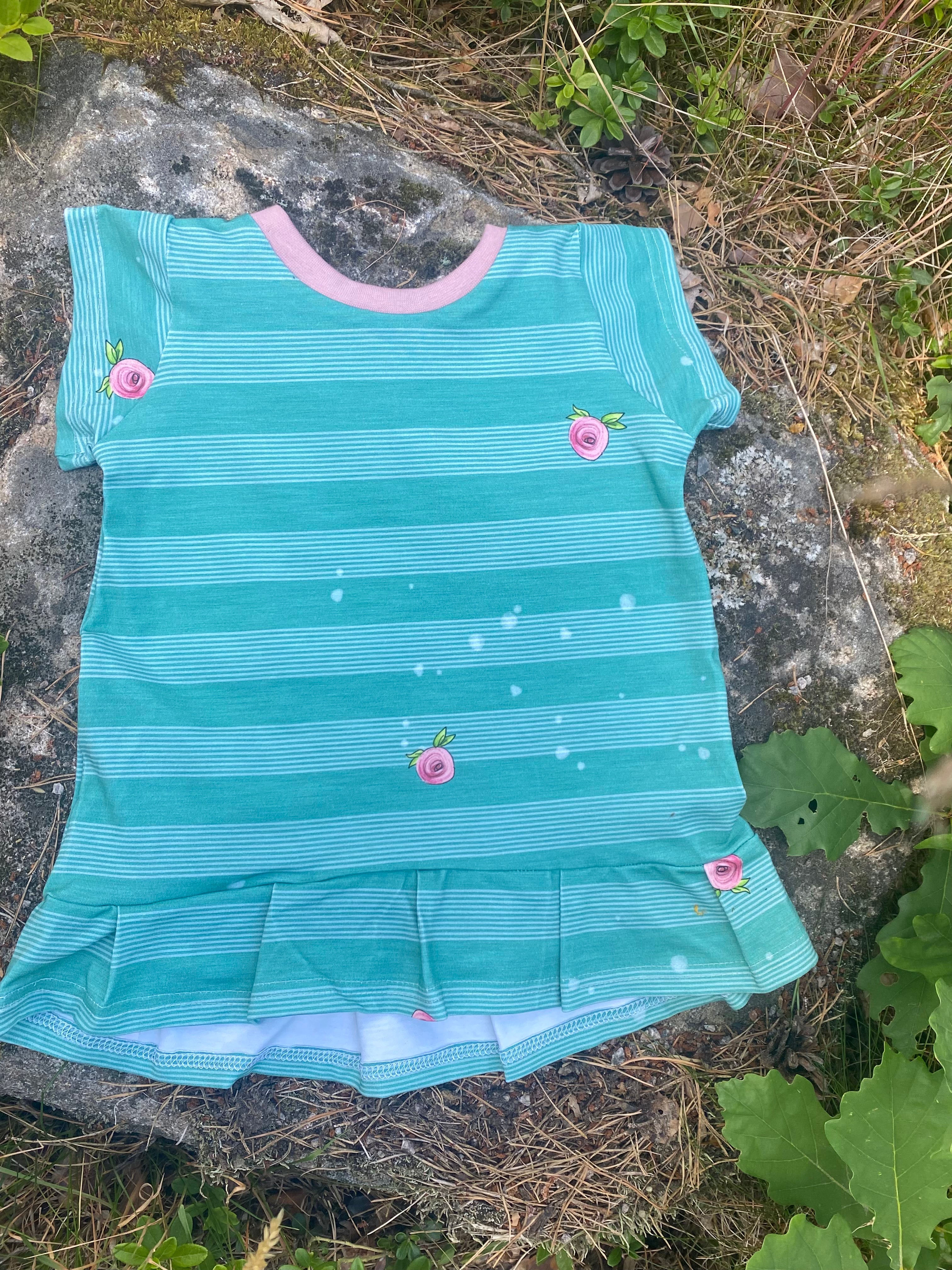 T-Shirt "Vildros havsgrön" st. 92