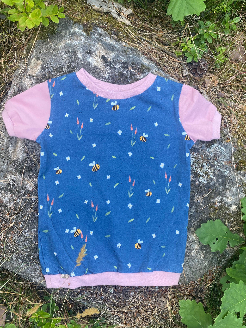 T-shirt Ängslycka – stl. 92